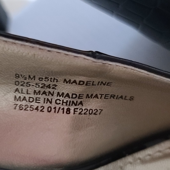 East 5th Black Pumps size 9.5 M (fits like 10) - Picture 2 of 9